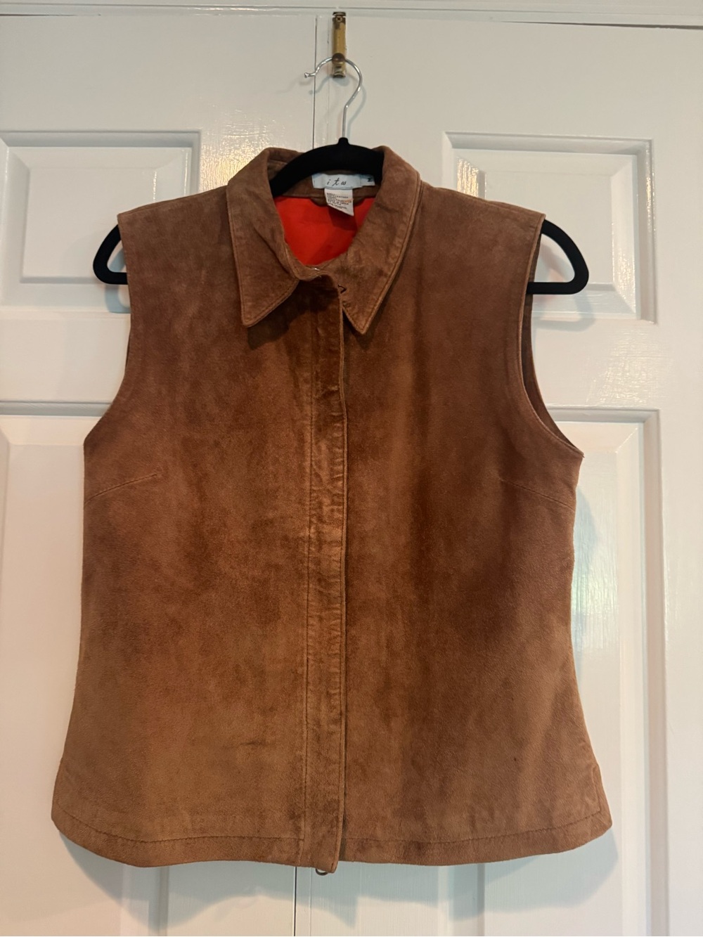 Sleeveless Suede Zip-Front Vest in Brown